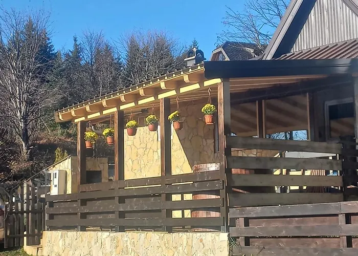 بيت للعطل Planinska Kuca Andjela 2 ميترفاتس