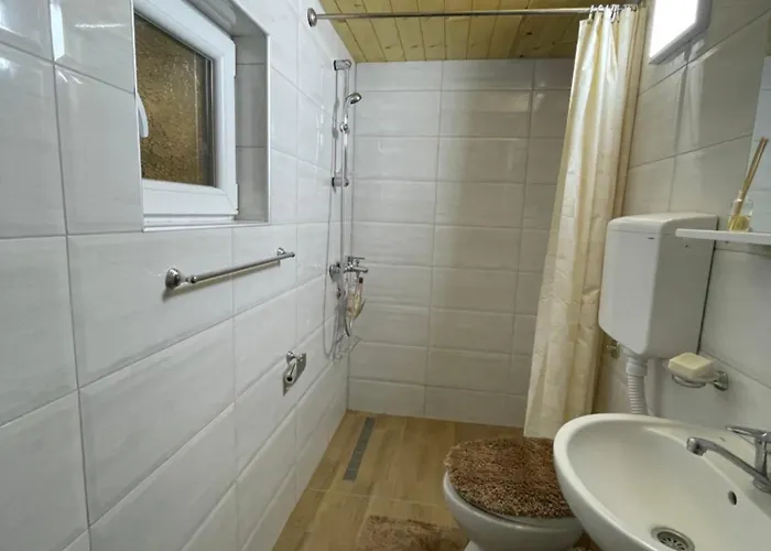 بيت للعطل Planinska Kuca Andjela 2 ميترفاتس